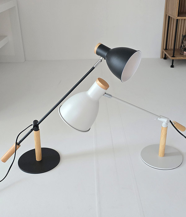 라틴 학생용스탠드 책상스탠드 (화이트, 블랙)